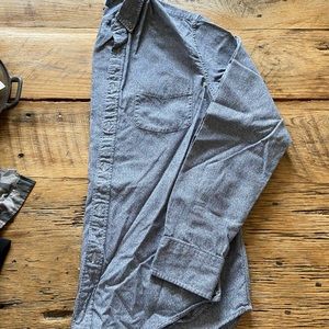 Men’s chambray style button down